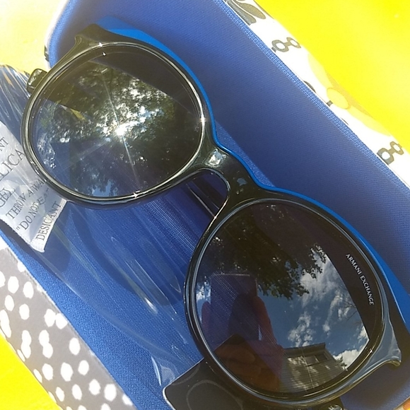 Armani Exchange sunnies NWOT +NWT case main image 5